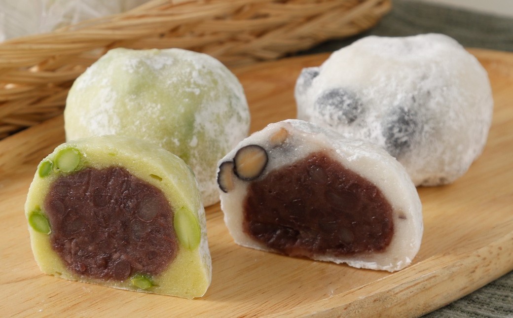 北海道・十勝産の豆を使用した風味豊かな枝豆大福10個&黒豆大福(粒あん) 10個 合計20個セット