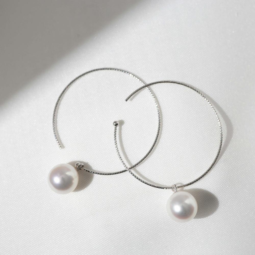 【ふるさと納税】アコヤパール ホワイトゴールド フープピアス【M】｜無調色 アコヤ真珠 7.5mmUP K10WG 外径30mm | パール 真珠 アクセサリー ジュエリー ファッション 人気 おすすめ 送料無料