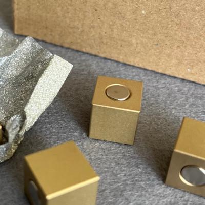 ふるさと納税 みよし市 真鍮マグネットキューブ  2個 |  | 01