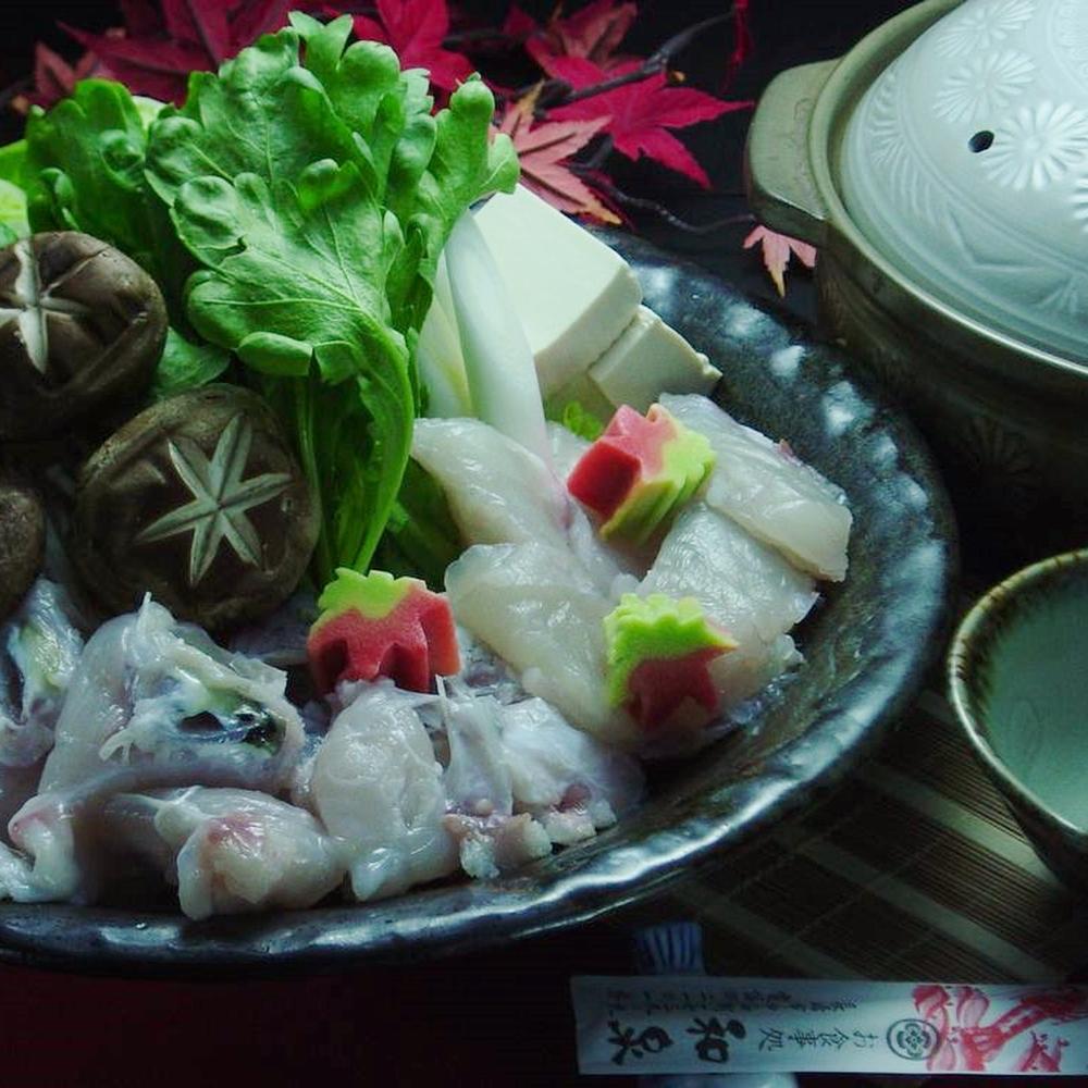 【ふるさと納税】【7営業日以内発送】長崎とらふぐ鍋・刺身セット 2人前 ふぐ刺し ふぐの身・あら 鍋用野菜 薬味 ポン酢 だし 出汁 ひれ トラフグ 白身 魚介類 鍋 白菜 えのき しいたけ ネギ 冷蔵 長崎県 長崎市 送料無料