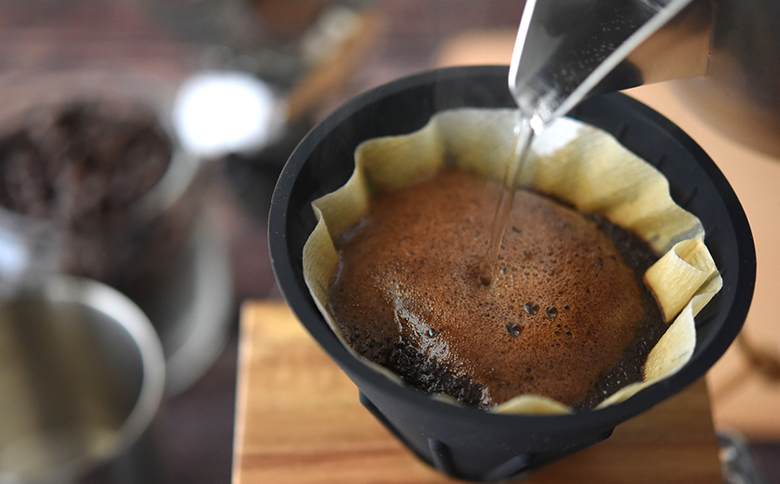 【カモガワ珈琲の定期便】焙煎したてのコーヒー豆 ３種（170g×３袋）６カ月《豆・隔月発送》　[0096-0001] ３種（豆）×隔月６回
