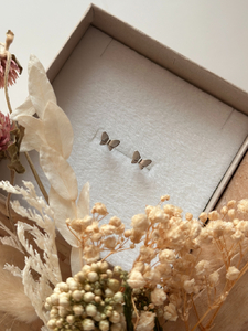 Pt900 蝶モチーフピアス（PE8097）