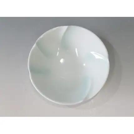 日展会友 照井一玄作 有田焼 白磁 花形 深皿【岳窯】食器 器 うつわ 白磁 花形 ボウル 盛鉢 煮物皿 シチュー皿 和食器 ろくろ成形 作家 作家もの 照井一玄 A20-672