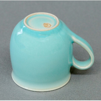 有田焼 マグカップ 翡翠丸マグカップ 【茂正工房】透明感のある青緑色 マグカップ 丸みのあるふっくらとしたフォルム マグカップ 口当たりが良い飲みやすい形状 マグカップ 飽きの来ないシンプルデザイン 