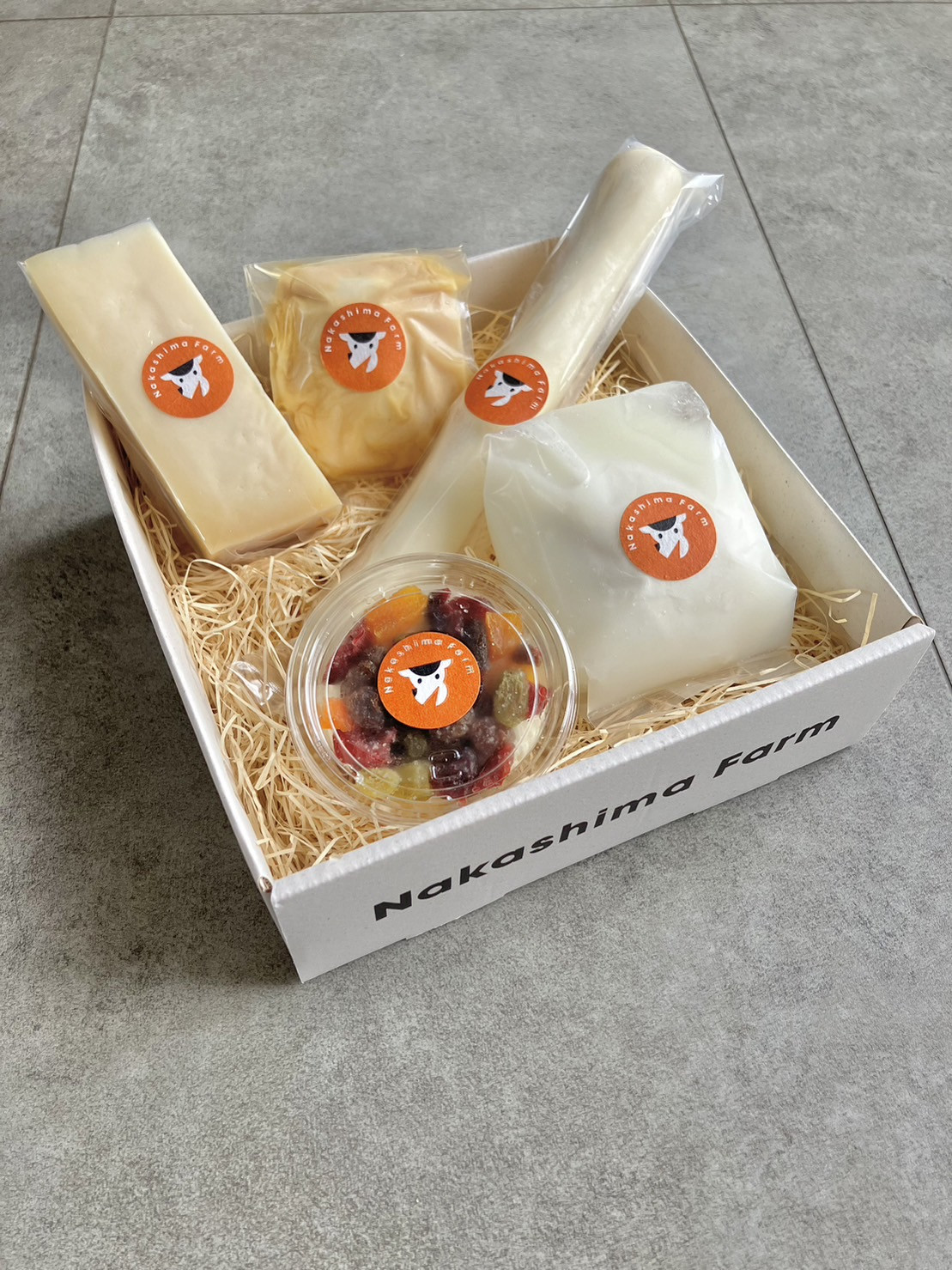 
            【セット】【ナカシマファーム】うれしのフレッシュチーズ5種セット(モッツァレラ、さけるチーズ、水田のチーズ、みそ漬けモッツァレラ、ドライフルーツチーズケーキ)
          