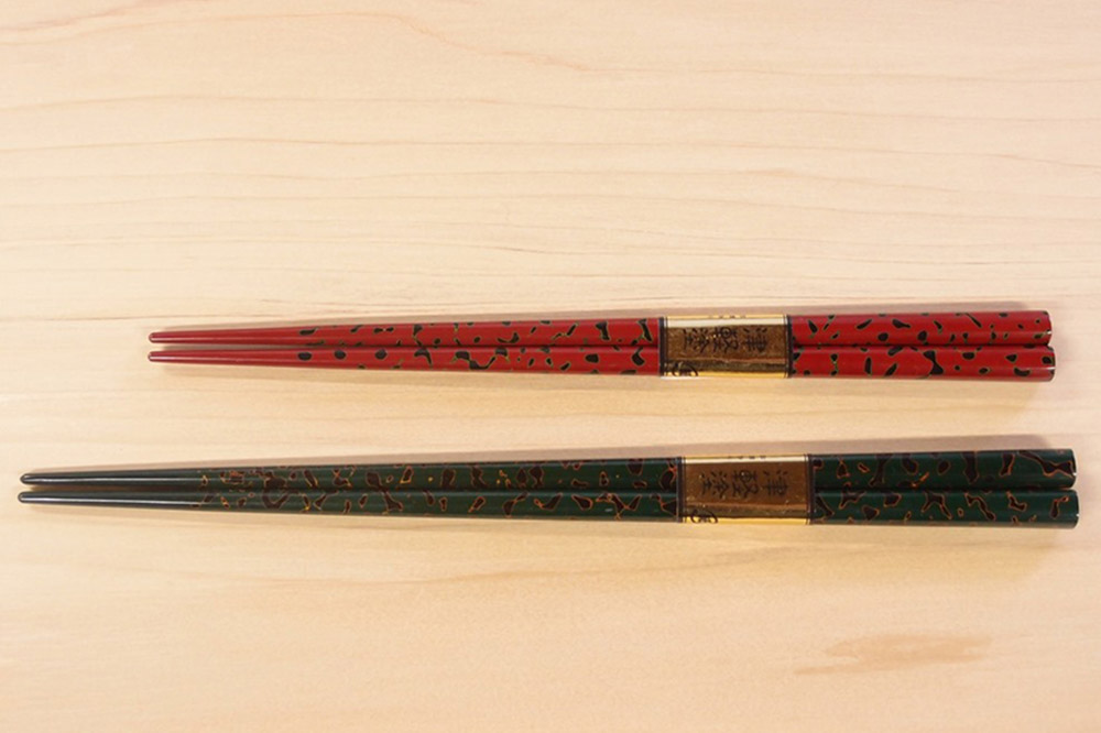 津軽塗 夫婦箸 唐塗 緑（大）・赤（中）