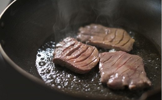 お肉とお酒の贅沢セット（国産牛黒タン塩味500g×浦霞禅720ml）　 5402191