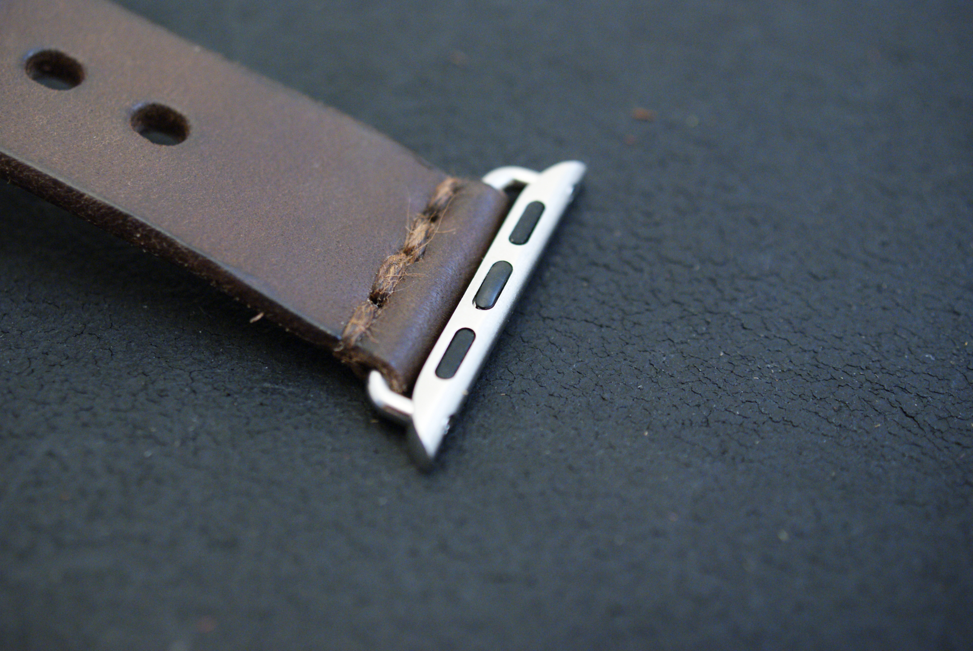 Bottega Glicine Apple Watch Band 本革 22mm ダークブラウン　 38mm/40mm/41mm　Mサイズ 172-014-DB-1‐M