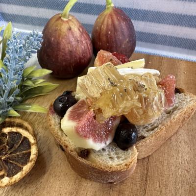 ふるさと納税 八女市 国産　巣みつ　300g |  | 02