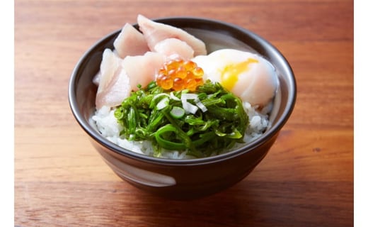 ＜定期便3回＞10秒deおいしいめかぶ 30日間セット(自家製タレ付き) 総計3.6kg(40g×30枚×3回)毎月発送 [丸繁商店 宮城県 気仙沼市 20564455] めかぶ メカブ 