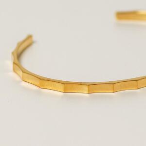 【K10イエローゴールドバングル】凹凸デザインが個性的で印象的なバングル 深みある大人カラーが人気 K10-B001 ジュエリー