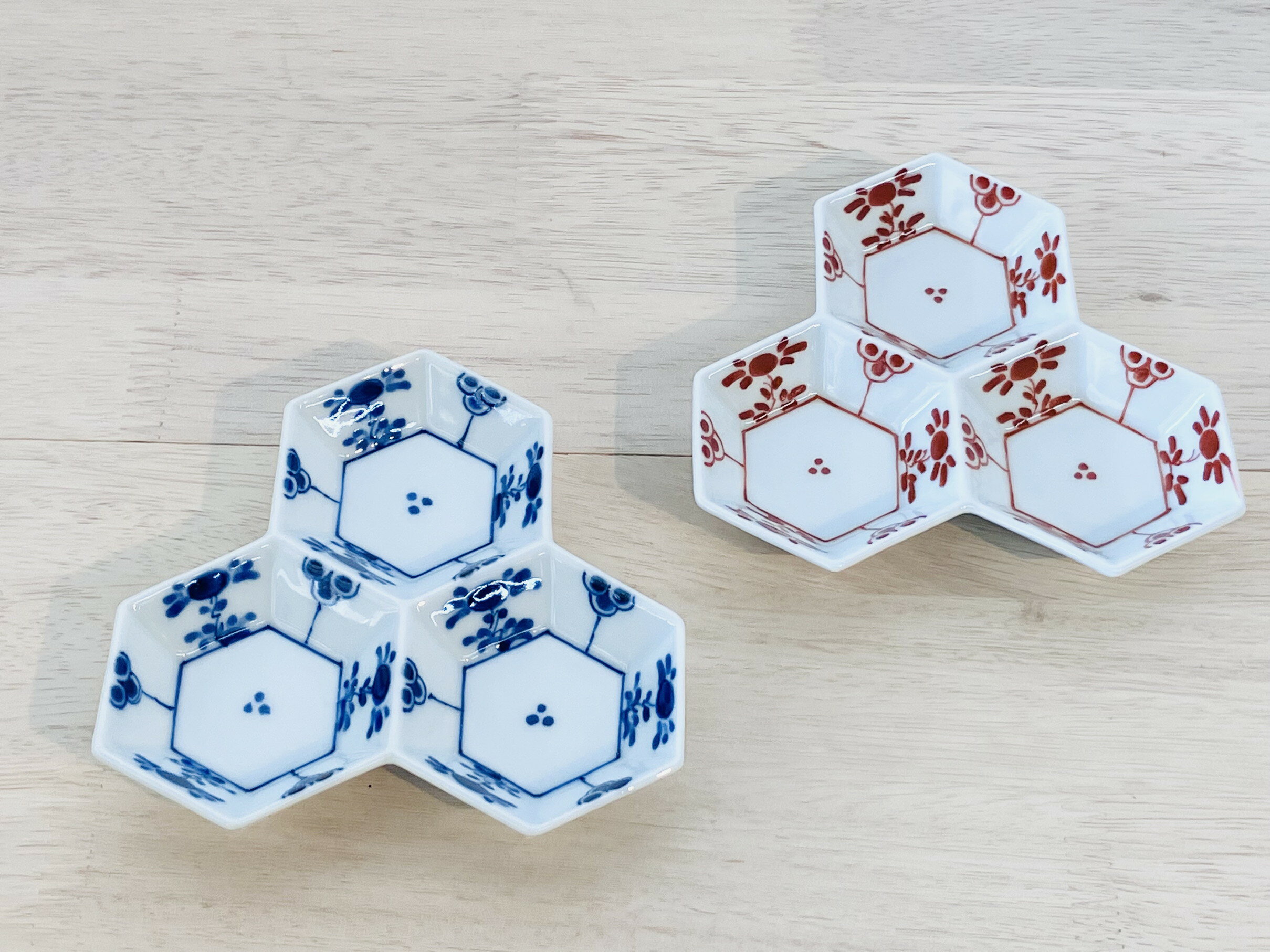 【ふるさと納税】伊万里焼 ウロコ芙蓉手（青・赤）毘沙門三品盛 165-H1059