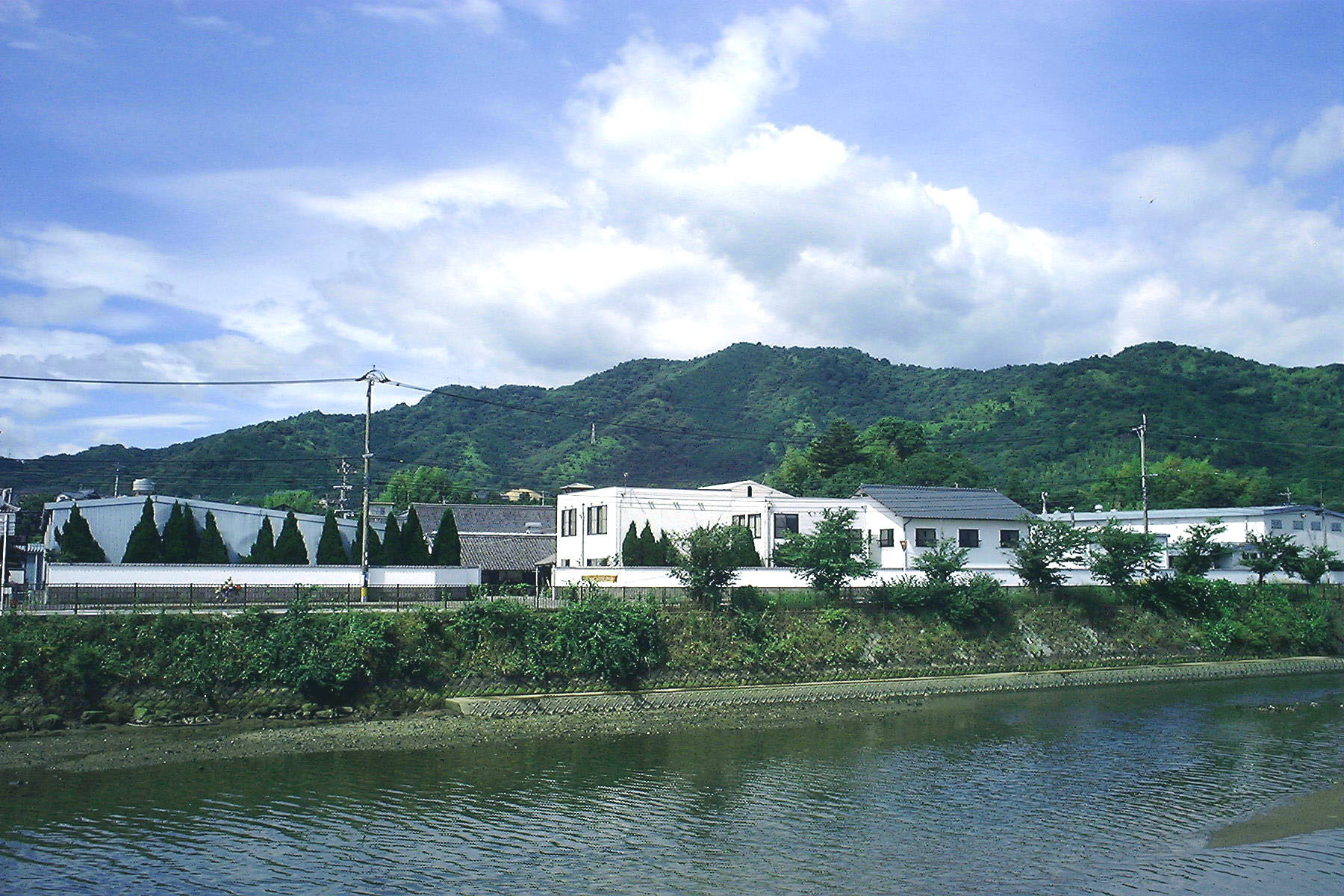 久家本店製造場全景