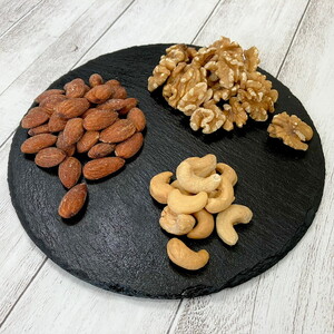 カシューナッツ多めの3種の無塩ミックスナッツ 1.36kg(680g×2袋) 無塩 素焼き チャック付き 健康 美容 直火焙煎 煎りたて うさぎや くるみ アーモンド カシューナッツ