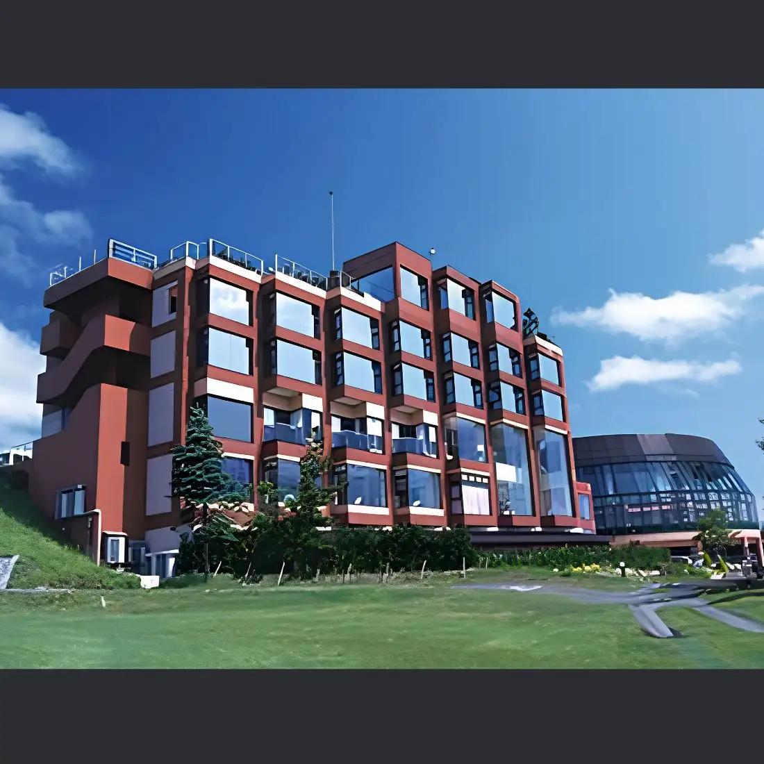 「シャトレーゼカントリークラブ栗山」 ゴルフプレー券 平日2名