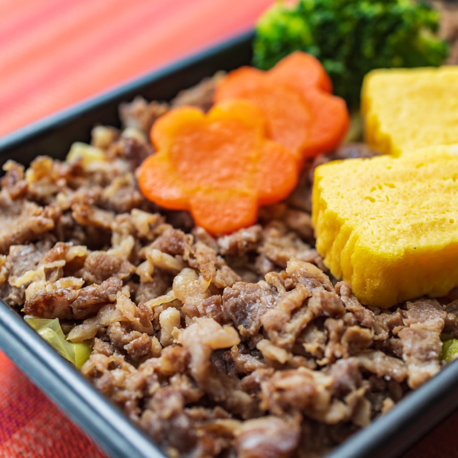 ＜桃中軒＞【冷凍】富嶽あしたか牛すき弁当セット（4個入り）