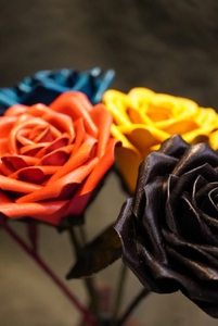 Eterna -Leather Rose- カラー 赤 ／ 国産 革 レザー ローズ バラ 造花 アートフラワー 小物 インテリア 記念日 プレゼント 奈良県 葛城市【area001-red】