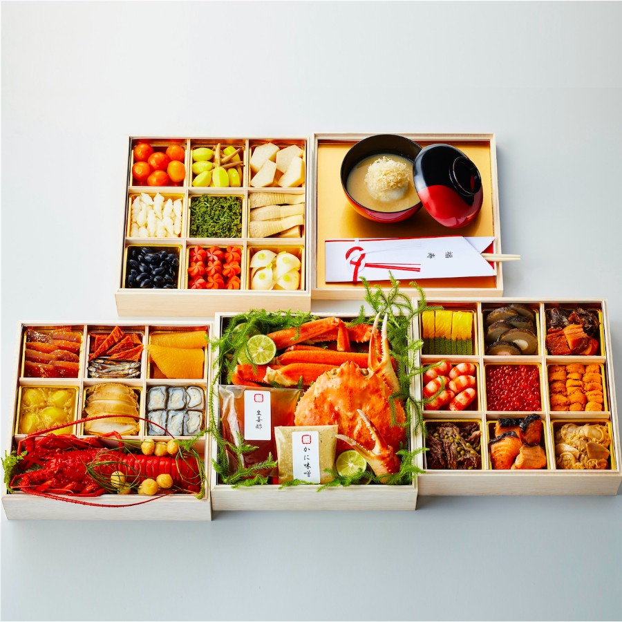 ＜祇園丸山＞松葉蟹入り特製四段おせち(京風白味噌雑煮付/冷蔵/6人前)【12月31日お届け】