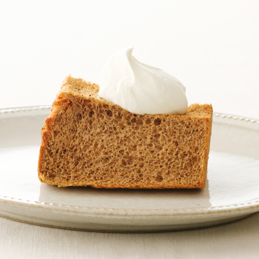 シフォンケーキロイヤルミルクティー生クリーム付き