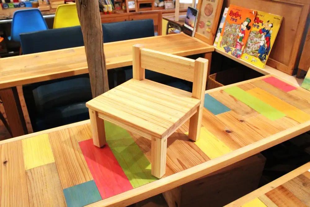 吉野産杉のウッドブロック(葛城市バージョン)とキッズチェアのセット  奈良県 葛城市【sugg003-2】
