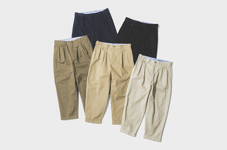 BEAMS PLUS 2プリーツ ツイル パンツ　CEMENT　M