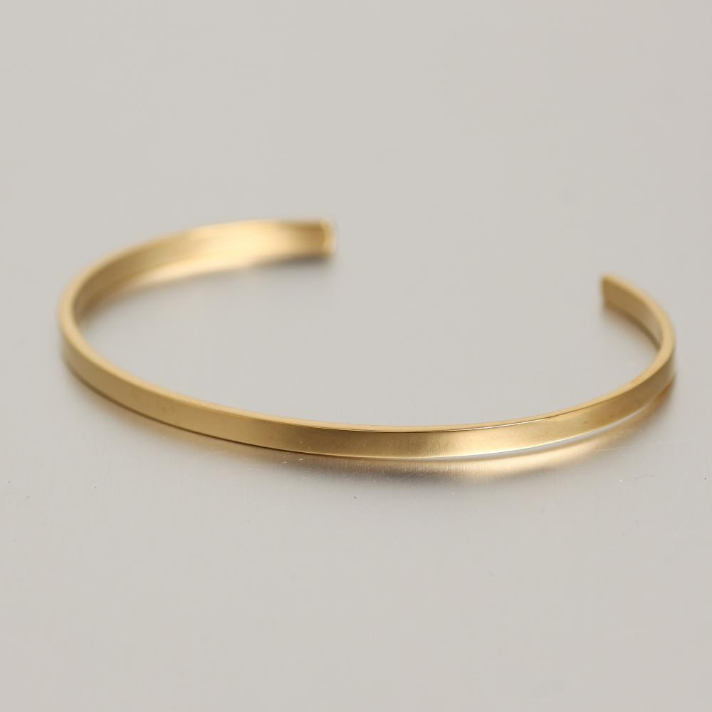 
                  【K18イエローゴールドバングル】平打ちデザインが上品でスマートなバングル  深みある大人カラーが人気　K18-B002
                