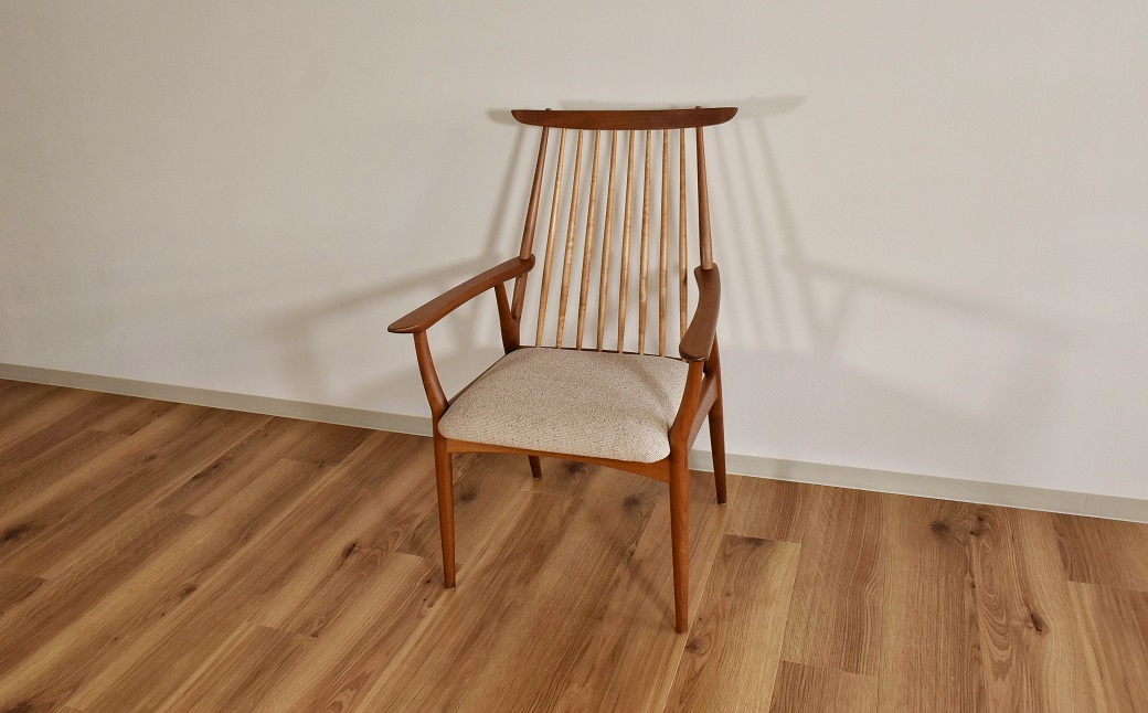 スポークチェアー【張地選択可】ウォルナット・イタヤカエデ無垢材使用　