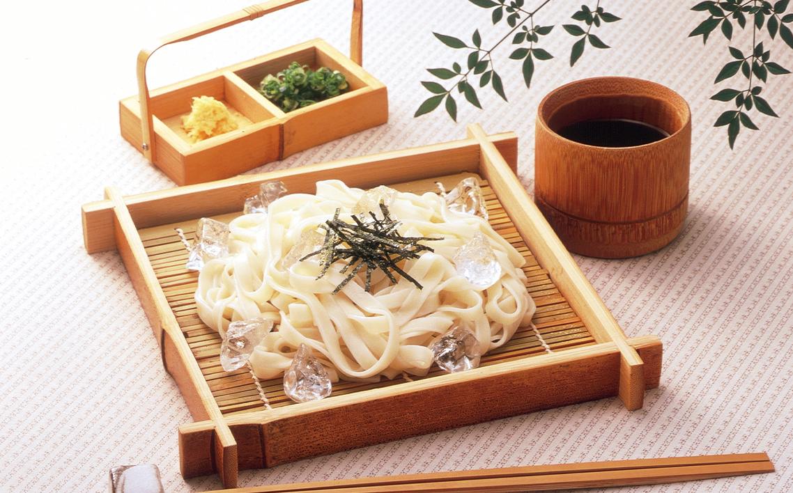 お得な詰め合わせセット（そうめん・ざるきしめん・めんつゆセット）915g【春夏限定】 ／ 麺類 素麺 きし麺 つるつる しこしこ 手折めん のどごし さわやか かつお 昆布だし めんつゆ付 愛知県 N