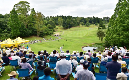 スカイウェイカントリークラブ(平日)1Rプレー券(2名様)