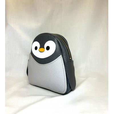ふるさと納税 長岡京市 ダークグレーペンギンポーチ大　本革使用　レザーポーチ |  | 02