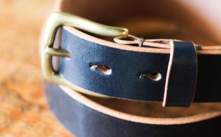 【minca】幅35mmベルト/32インチ  栃木レザーの希少な「ハーネスレザー」使用の贅沢な1枚革のレザーベルト/ネイビー/HL-B02/NAVY/minca　575