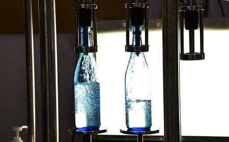 【米島酒造】「青/Blue 15度」「美ら蛍 30度」720ml×各1本 泡盛 蒸留酒 焼酎 アルコール 酒 酵母 発酵 米 黒麹 米麹 もろみ 熟成 蒸留 ブレンド 酒造り 小規模生産 手造り 琉球