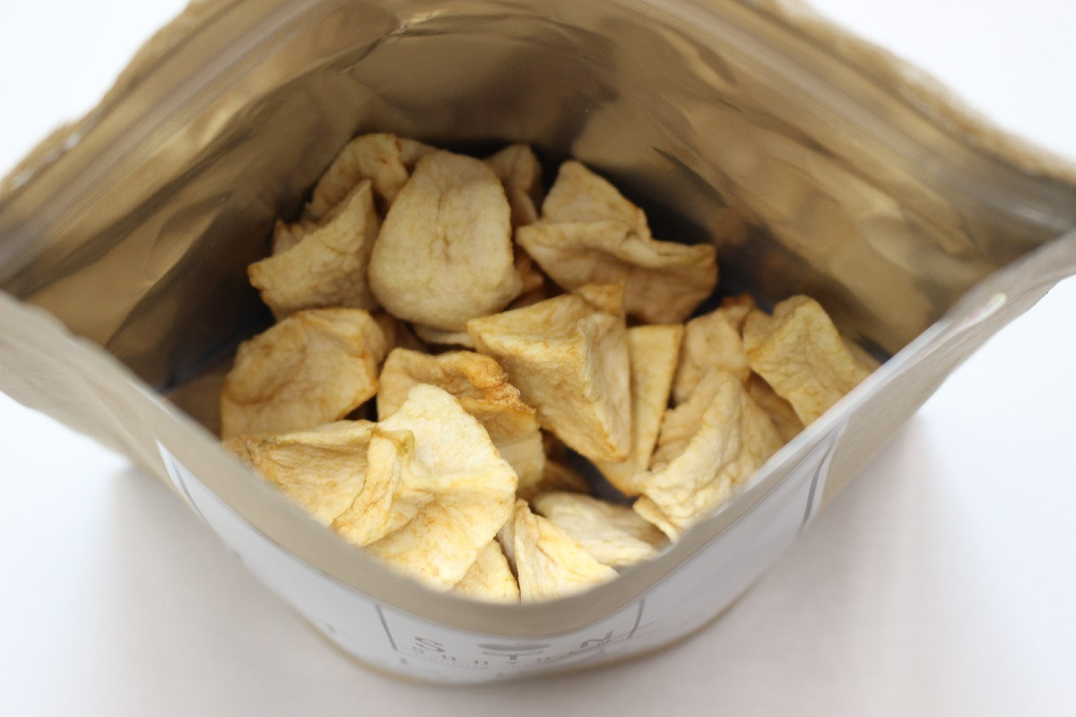 封を開けるとゴロゴロと、ジップなので食べたい分だけ