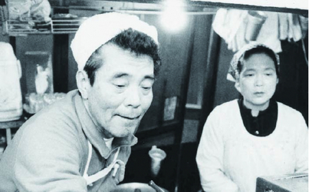 【全12回定期便】博多屋台 小金ちゃん ラーメン 16人前（2人前×8袋）＜株式会社フーデリジェンス＞那珂川市 定期便 豚骨ラーメン 麺 ラーメン とんこつ とんこつラーメン 屋台ラーメン  9900