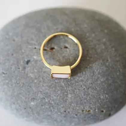 池蝶貝（イケチョウガイ）レグタングルリング【13号】 アクセサリー 指輪 ファッション小物 雑貨 