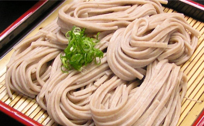 道の駅からり直送！食物繊維たっぷり！もち麦うどんセット ／ 細麺 のどごし うどん 乾麺 もち麦 人気 おすすめ 四国 愛媛県 内子町 【株式会社内子フレッシュパークからり】 [BKAD005]