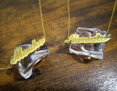 17-9-3 ｅｊブランド『　i-LACQ　』アイ・ラシク　K18YGネームネックレス