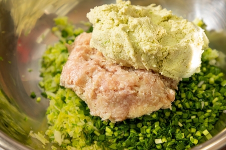 身体に優しい食材で作った美味しい餃子（30入）【 大阪府 松原市】