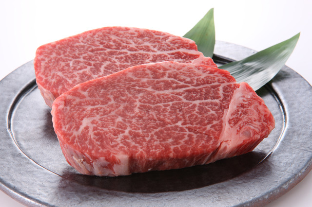 
            佐賀牛 ヒレステーキ  【選べる容量】／ふるさと納税 お肉 肉 佐賀牛 ギフト 贈答品 贈り物 佐賀 国産 ステーキ ヒレ
          