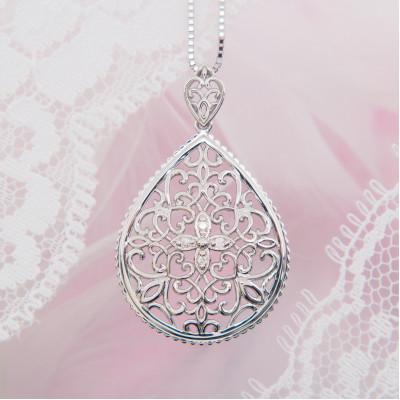 ふるさと納税 山梨県 PT900/PT850 0.02ctしずく型ダイヤモンドペンダント　HH018647