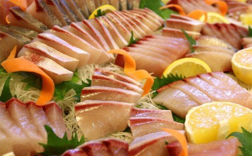 【先行予約】さっぱり美味い「うすき産（養殖）かぼすブリ」 約2kg弱（半身）