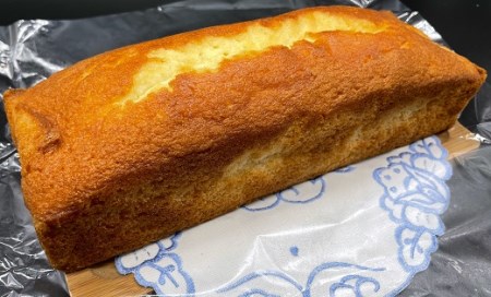 スイーツケーキ３回定期便（パウンドケーキ・ショコラブラン・ロールケーキ） 【J00002】