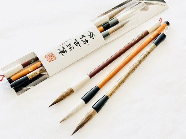 
                  熊野筆 半紙用書き比べ3本セット ほうこどうの書筆【書道筆筆 毛筆 筆 熊野筆  職人技 セット ギフト 贈り物】27-206
                