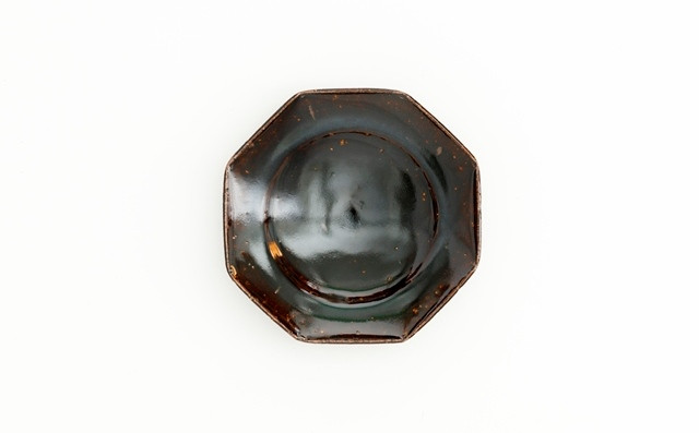 
            唐津焼 黒唐津4.5寸八角皿
          