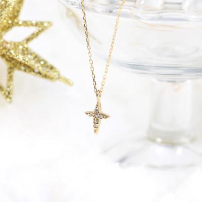 ふるさと納税 大津市 【10金イエローゴールド ダイヤモンドネックレス】0.033ct クロスモチーフ 上品で確かな輝き |  | 01