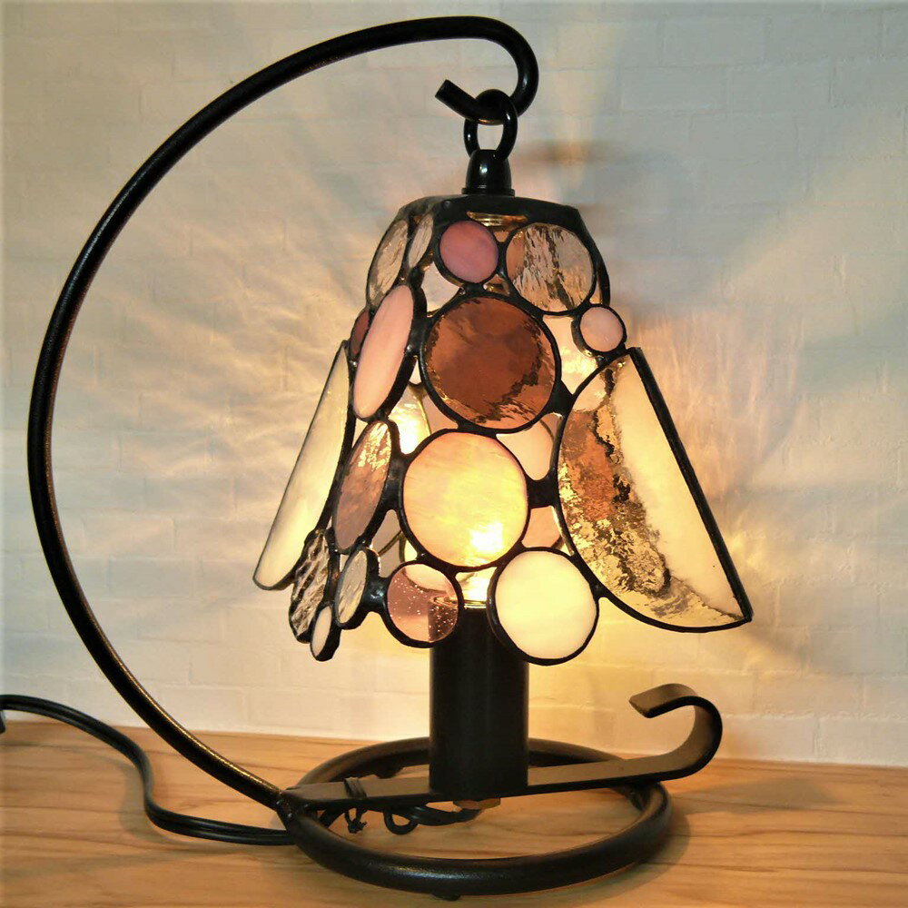 【ふるさと納税】ステンドグラス シャボン玉テーブルランプ(ピンク)【シャボン玉 ステンドグラス リビング フロアー 客間 洋室 応接室 子供部屋 キラキラ かわいい 癒し ふんわり お祝 新築祝 プレゼント】 K003139