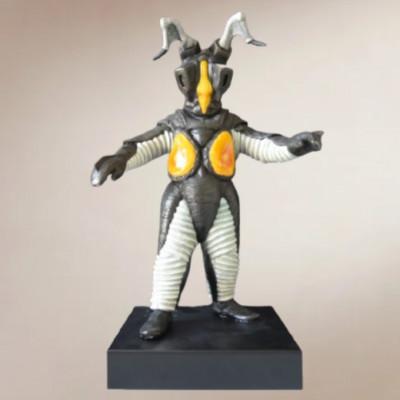 ふるさと納税 高石市 宇宙恐竜ゼットン(イルミネーション発光&amp;音声ギミック搭載)GK完成品　ソフトビニール製塗装済完成品