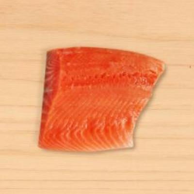 ふるさと納税 東かがわ市 創業46年スモークサーモン専門店のプレミアム燻鮭 ブロック大(約560g) |  | 02