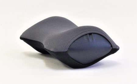 旅行用負担軽減枕 首をやさしく包み込む 浜松産ネックピロー「ネックラック」 寝具  ブルー×ネイビー