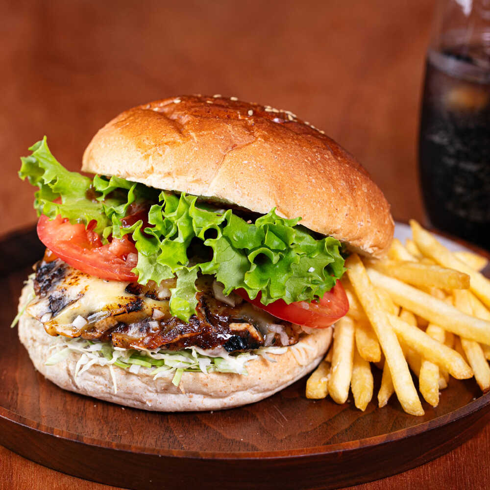 【ふるさと納税】【選べる個数 2~6個】【しあわせチーズ工房】ラクレット使用！アメリカン ハンバーガーキット 足寄町/Woody bell [BEBM001]